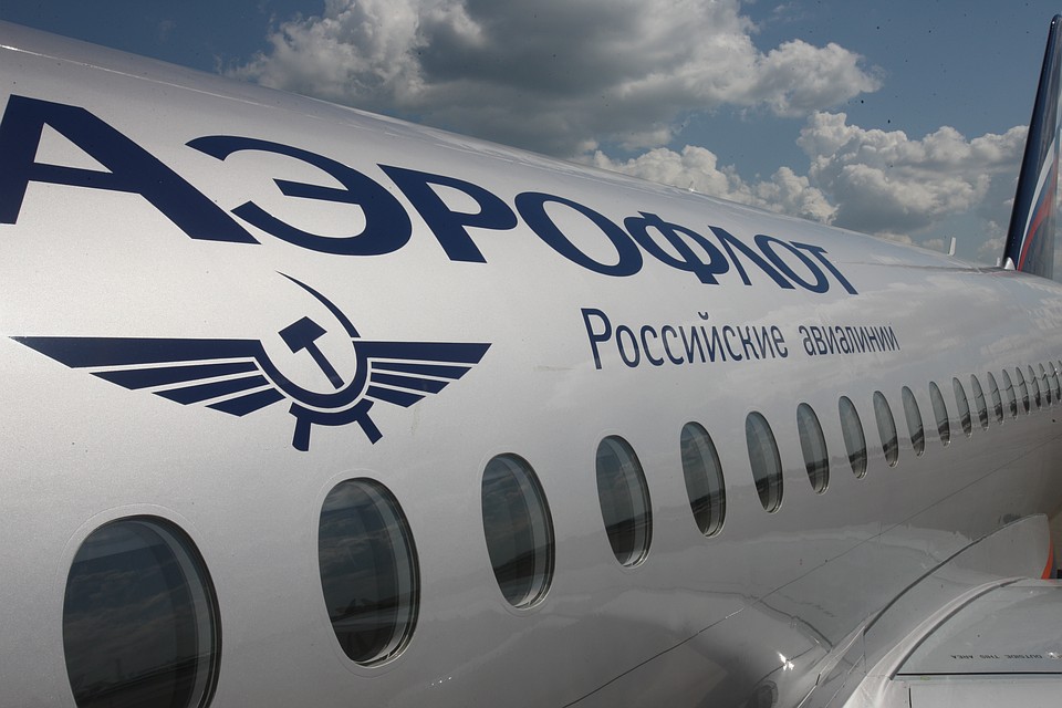 “Аэрофлот” и ОАК подписали соглашение на поставку 100 самолетов “Сухой Суперджет 100”