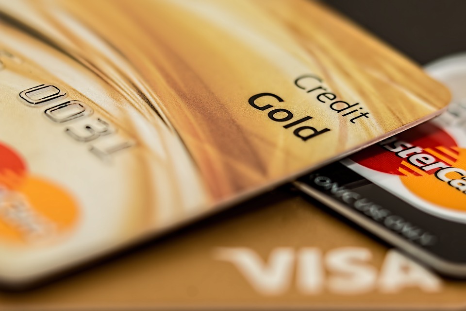 Visa вводит льготы на прием карт для мини-магазинов и киосков