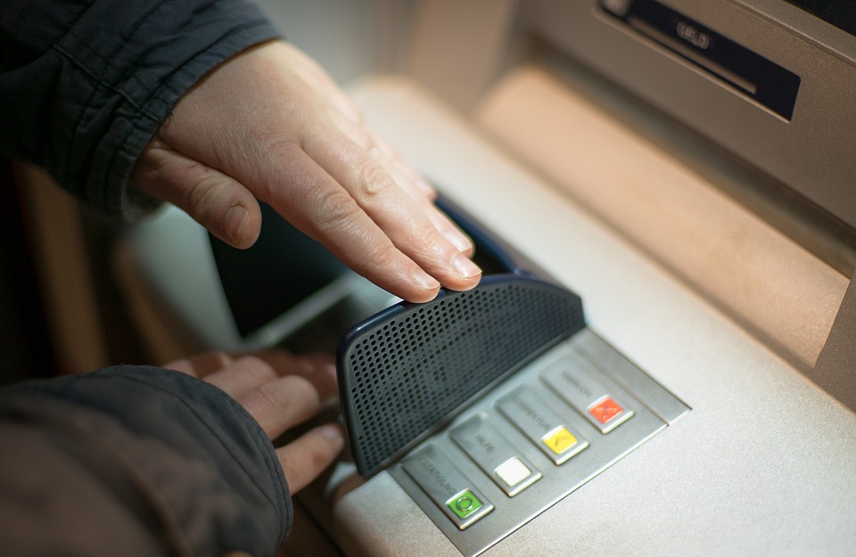 ЦБ РФ рекомендует банкам ограничить выдачу наличных в некоторых банкоматах