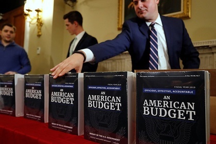 США достигли рекордного дефицита бюджета