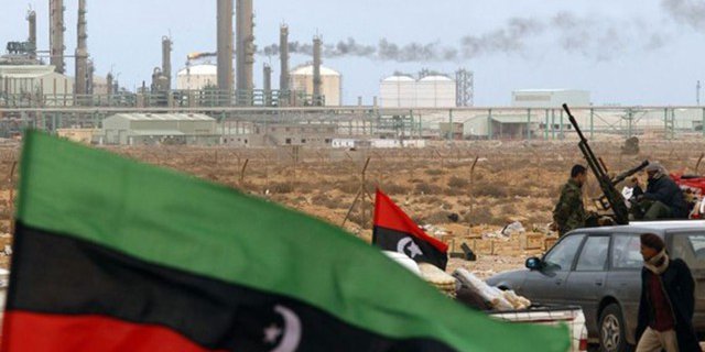 Цены на нефть растут после остановки добычи в Ливии