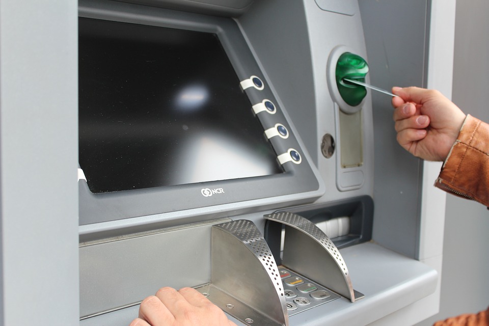 Какие системы защиты банкоматов от взлома используются российскими банками?