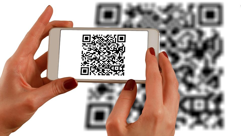 Сбербанк запустил оплату товаров по QR-коду через мобильное приложение