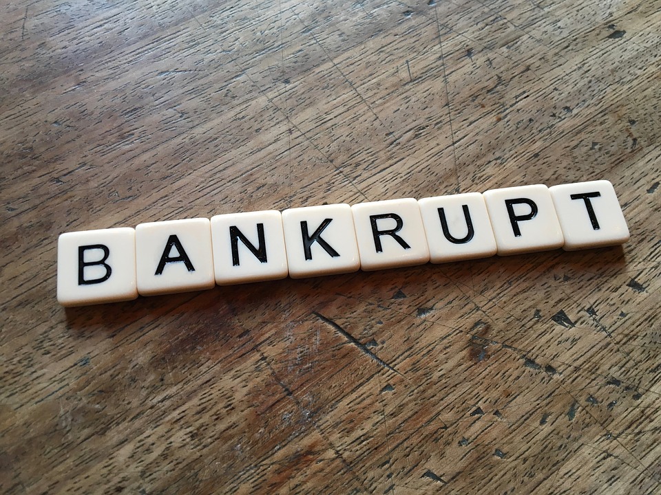 Как, когда и зачем компания может объявить себя банкротом?